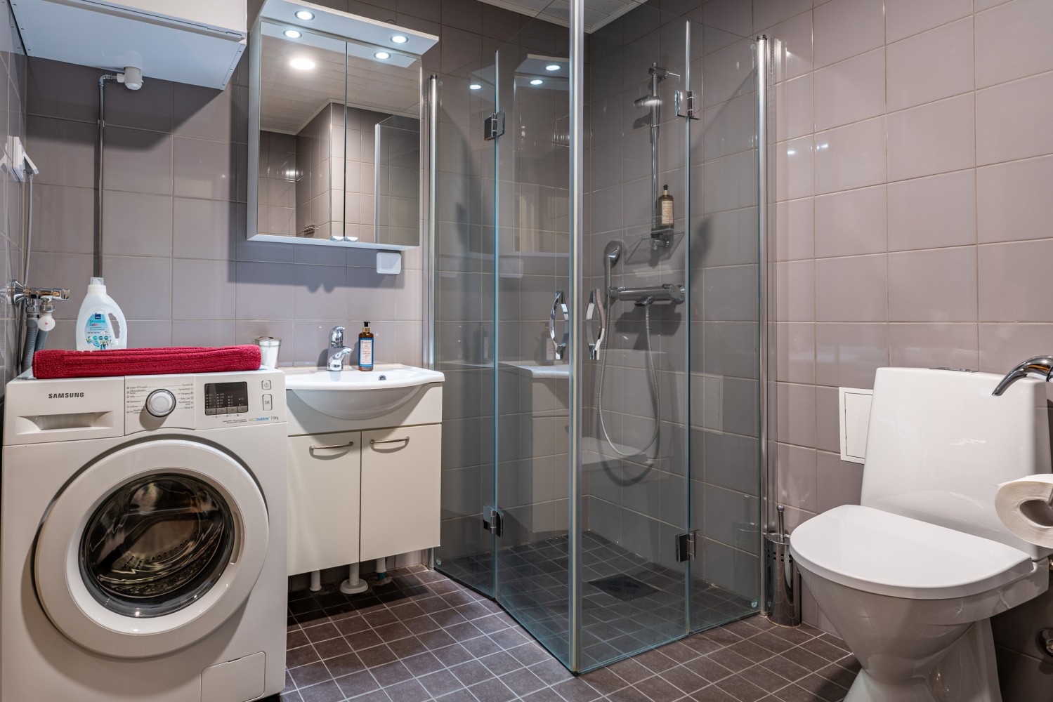 44 m² · 1 bedroom — 5
