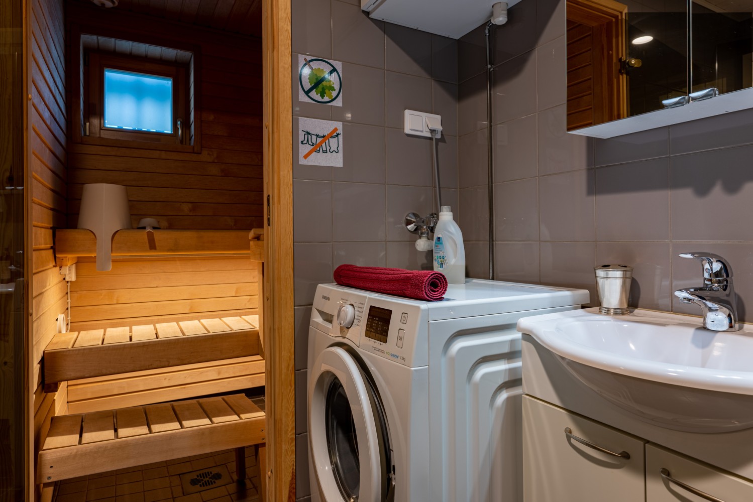 44 m² · 1 bedroom — 4